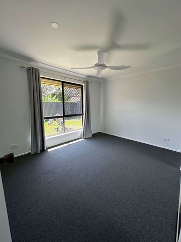 2/7 Burwood Court, Labrador, QLD 4215 - Photo 2