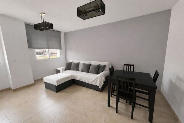 Alquiler de piso en Calle Tejares, 5 - Photo 1