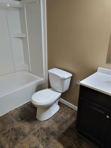1548 Rae Street - Newer Upper Duplex - Photo 5