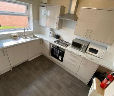 1 bedroom in a house share to rent - Photo 1