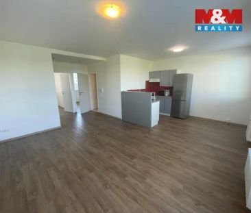 Pronájem bytu 3+kk v Praze, ul. Novodvorská - Fotografie 1