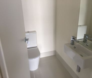 Modern Townhouse in Springvale - Photo 5