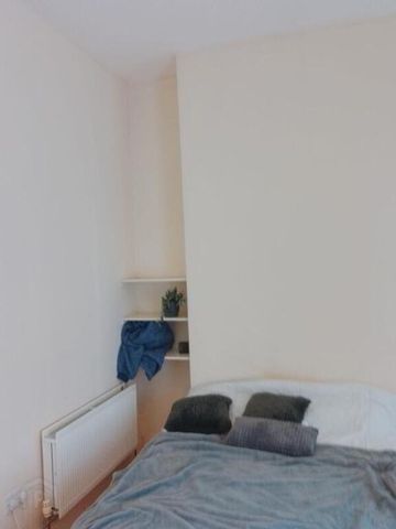 5 Agincourt Street, Belfast, BT7 1RB - Photo 3