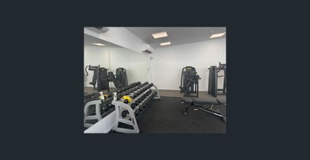 Modern 1-Bedroom Apartment. Two Swimming Pools, Gym, Sauna, Steam Room, Community Room, BBQ area. To veiw, Please read in the descriptions below. - Photo 2