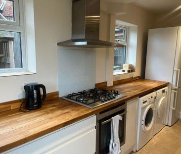 3 bedroom semi-detached house to rent - Photo 6