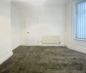 2 bedroom ground floor flat to rent - Photo 5