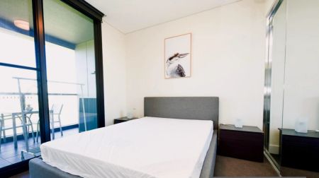 1 bed 1 bath - Photo 2