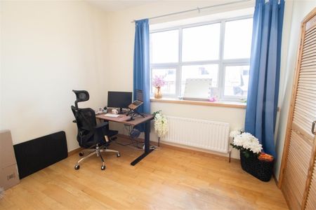 3 Bedroom Apartment - Third Floor - Photo 4