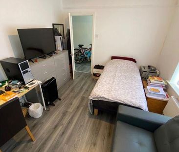 4 bedroom terraced house to rent - Photo 4