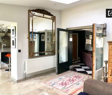 Large room in 3-bedroom house in Howth, Dublin - Photo 4