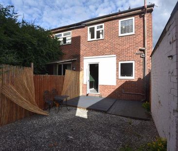 2 bedroom semi-detached house to rent - Photo 5