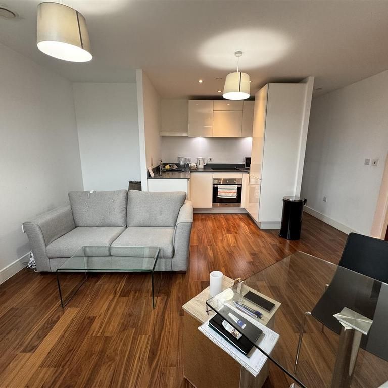 2 bedroom flat to rent - Photo 1