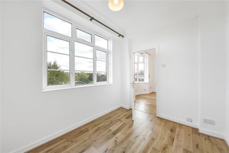 2 bedroom property to let - Photo 2