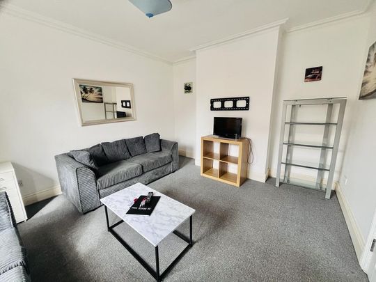 5 bedroom detached house to rent - Photo 1