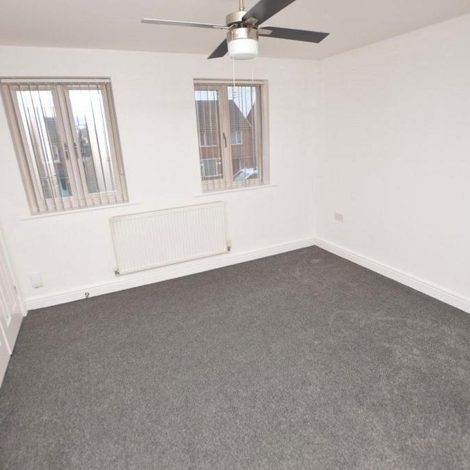 3 bedroom semi-detached house to rent - Photo 1
