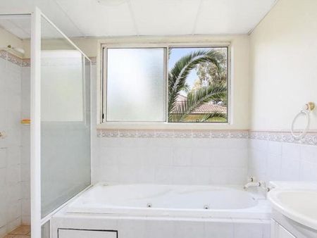 Generous 2 Bedroom Unit in Prime Location and within Easy Walk of Westmead - Photo 4