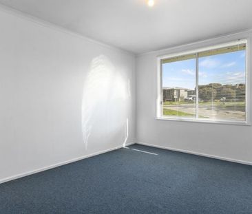 Spacious Home With River Views - Photo 1