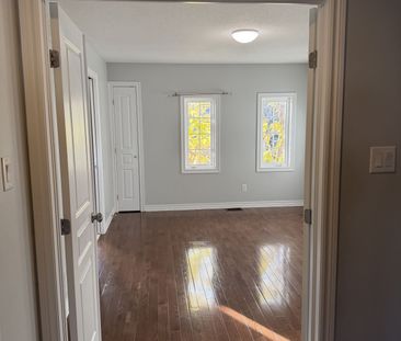 For Lease - 744 Bowercrest Crescent, Blossom Park - Airport and Are... - Photo 3