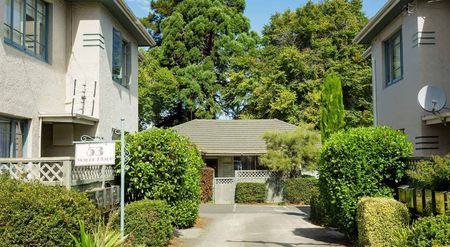 Beautiful, fully renovated art deco apartment. - Photo 2