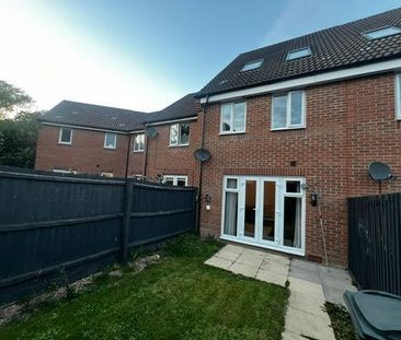 Sunderland Close, Carbrooke, THETFORD - Photo 2