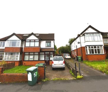 4 bedroom House in St Annes Road, Leeds - Photo 4