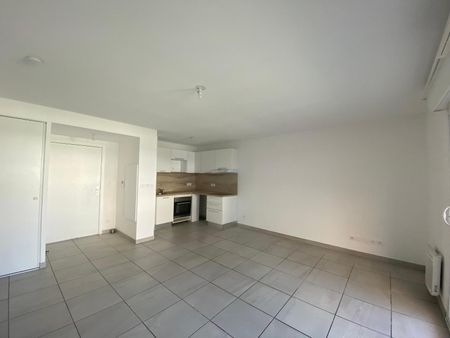 Location Appartement 2 pièces 42m² PUGET SUR ARGENS 83480 - Photo 2