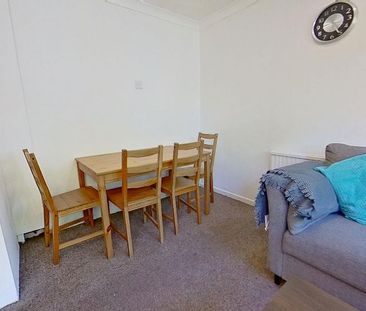 4 bedroom semi-detached house to rent - Photo 1