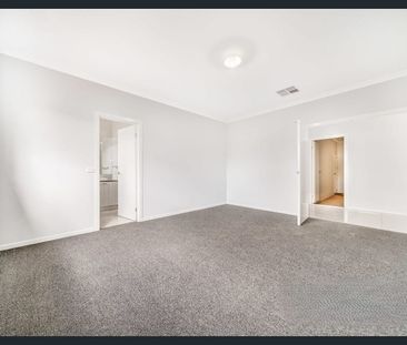 Spacious Family Home Walking Distance to Opalia Plaza Shopping Cent... - Photo 6