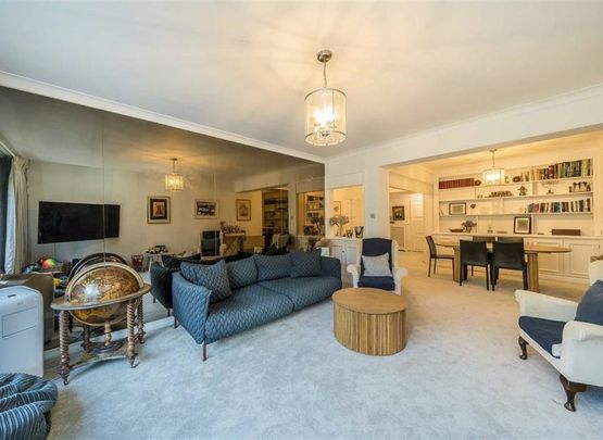 Princes Gate - Photo 1