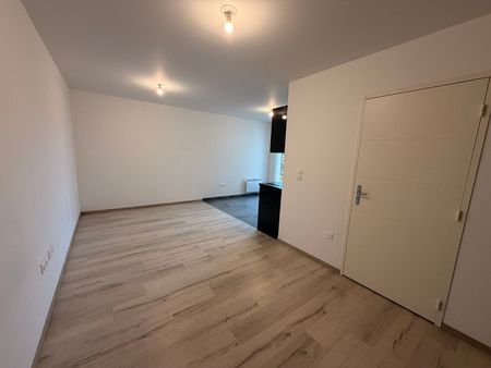 Location Appartement 1 pièce 30m² - Photo 2