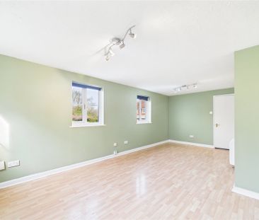 2 bedroom in Hitherhooks Hill, Binfield - Photo 6