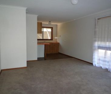 Two Bedroom Unit Close To Albury Cbd - Photo 2