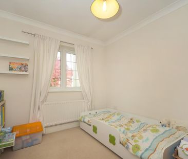 4 bedroom terraced house to rent - Photo 5