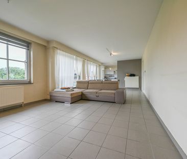 Ruim appartement in hartje Izegem - Photo 2