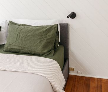 95 Sunset Boulevard, Jacana VIC 3047 - House For Rent | Domain - Photo 1