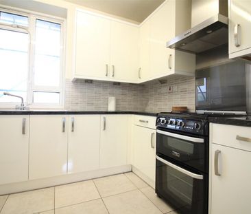 3 Bedroom Flat To Let - Photo 4