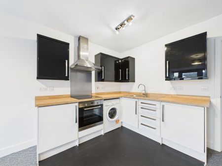2 bedroom flat to rent - Photo 4