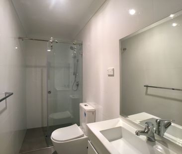 2-bedroom Modern Townhouse in great location - Photo 6