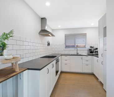 15a Graham Street, Long Jetty NSW 2261 - House For Rent | Domain - Photo 3