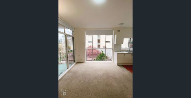 Perfectly Positioned, Freshly Renovated Unit in Secure Complex! CONFIRM THE LEASE TERM IN ADVANCE! Available From 15/12/2025 To 15/02/2026. - Photo 1