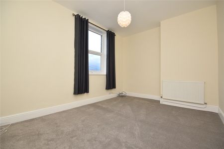 18, Colville Terrace, Thorpe, Wakefield, West Yorkshire, WF3 3DZ - Photo 4