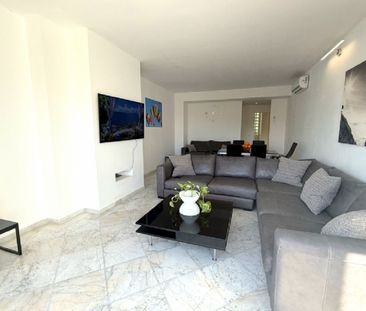 4 Bedroom Apartment For Rent in Puerto Banús, Málaga - Photo 6