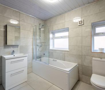 3 bedroom semi-detached house to rent - Photo 3