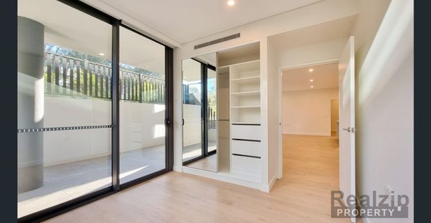 Spacious 3 Bedrooms Luxury Apartment close to Tallawong Metro Station - Photo 1