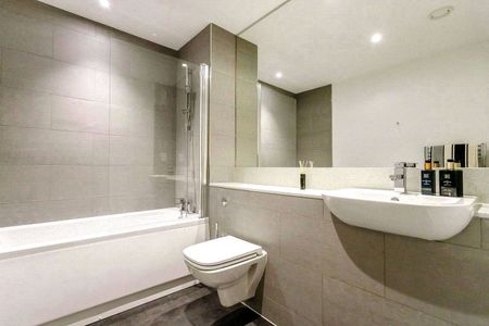 BLEND OF COMFORT AND CONVENIENCE | AVAILABLE NOW! |PARKING AVAILABLE | PRIME LOCATION | 24-HOUR CONCIERGE | RESIDENTS GYM | COMMUNAL GARDENS - Photo 3