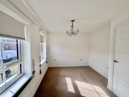 2 bedroom end of terrace house to rent - Photo 3