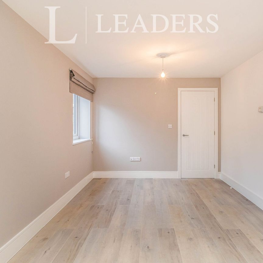 1 bedroom apartment to rent Hersham Road, KT12 - Photo 1