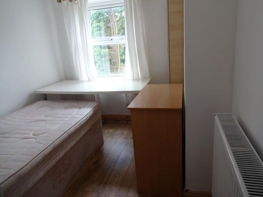 4 bedroom semi-detached house to rent - Photo 1