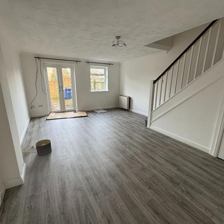 2 bedroom terraced house to rent - Photo 1