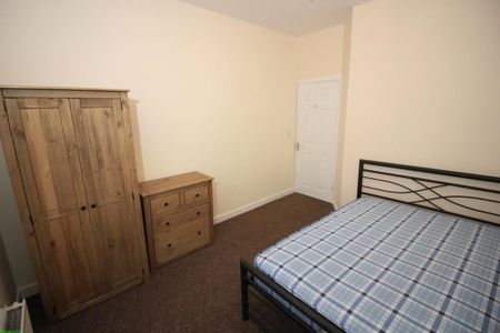 5 bedroom terraced house to rent - Photo 3